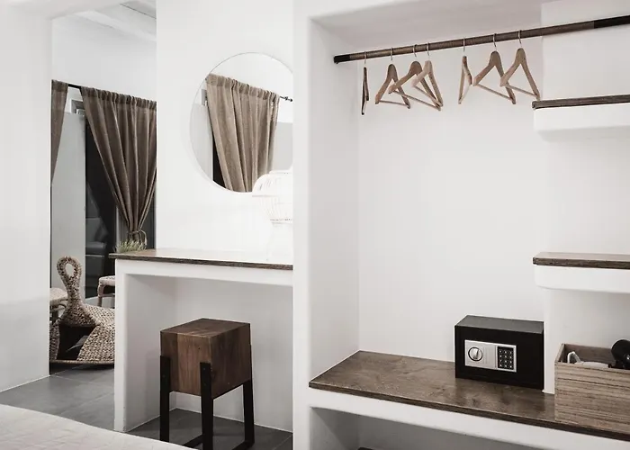 Bianco Diverso * Imerovigli (Santorini)