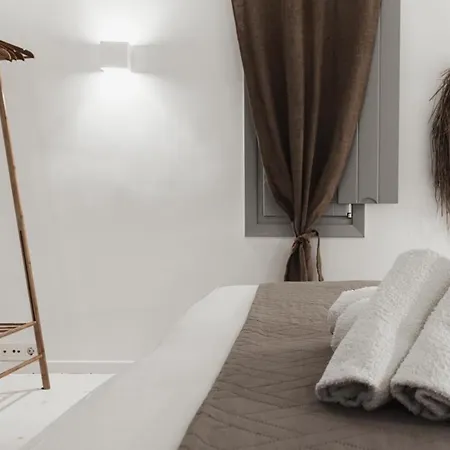 Bianco Diverso * Imerovigli