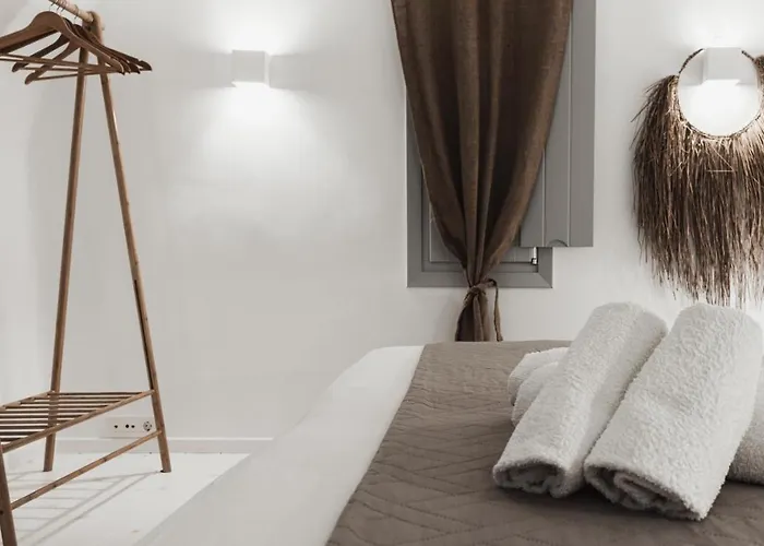 Bianco Diverso * Imerovigli (Santorini)